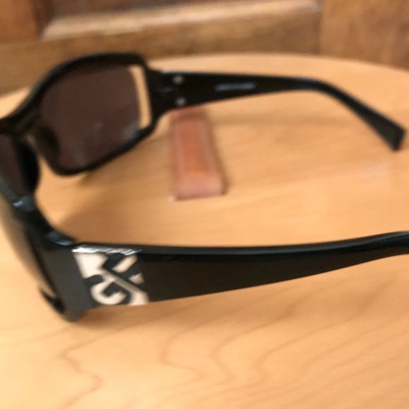 FINAL PRICE - GF Black Framed Oversized Sunglasses #16 - Picture 3 of 7